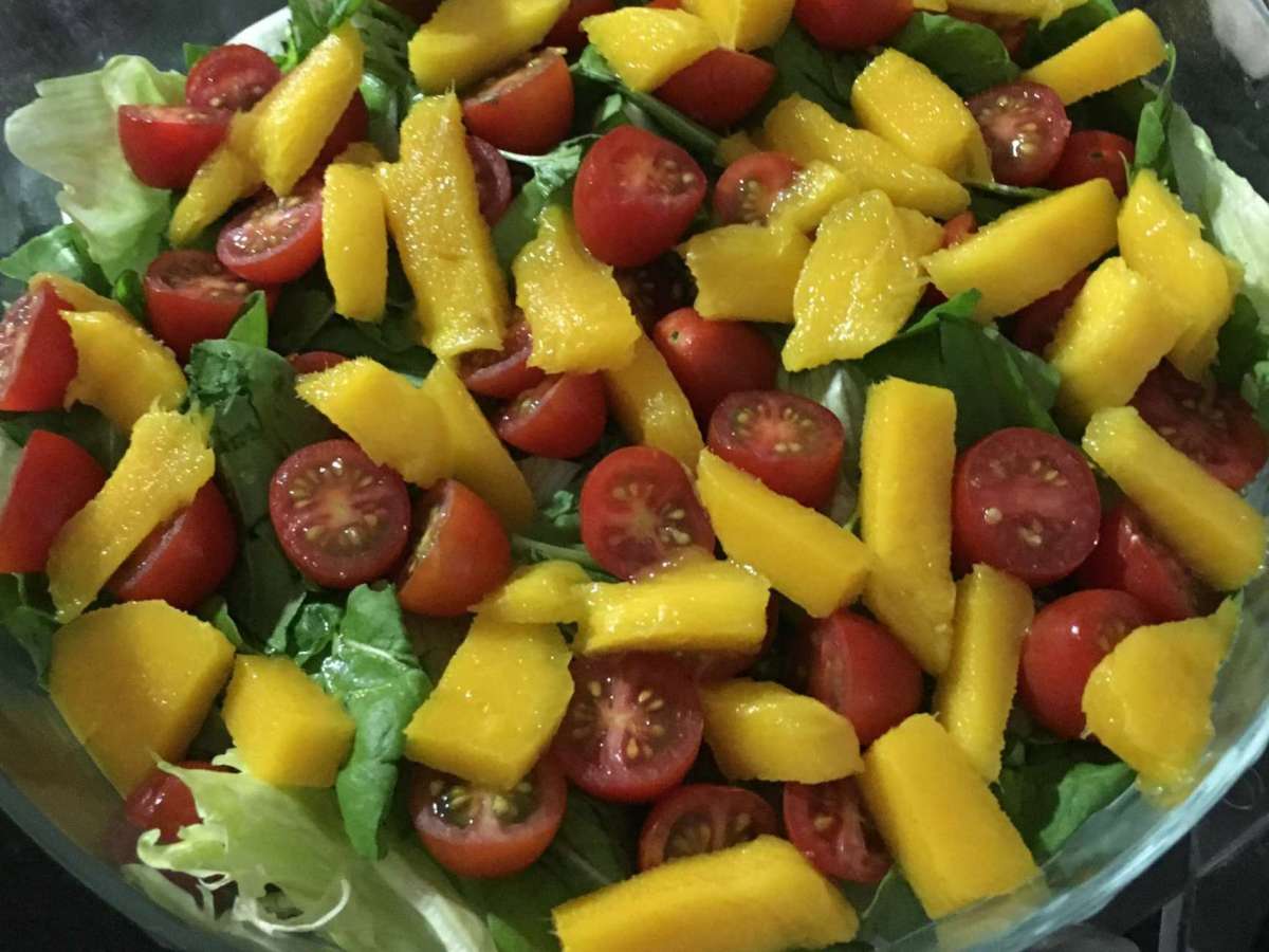 Salada Tropical de Folhas com&nbsp;Manga