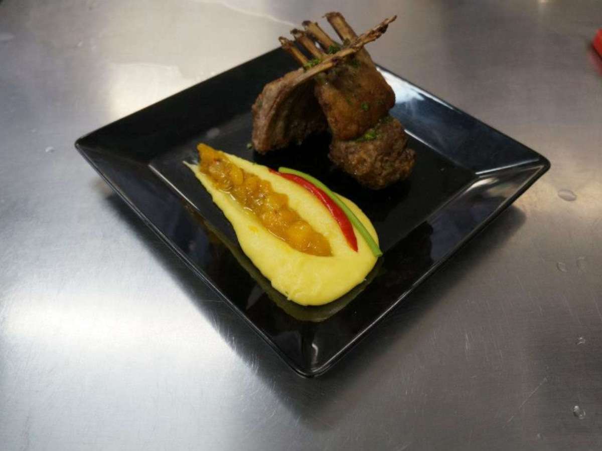 Carré de Cordeiro, Purê de Baroa e Chutney de&nbsp;Manga