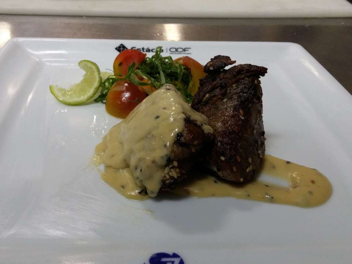 Filezinho ao Creme com Salada&nbsp;Romana