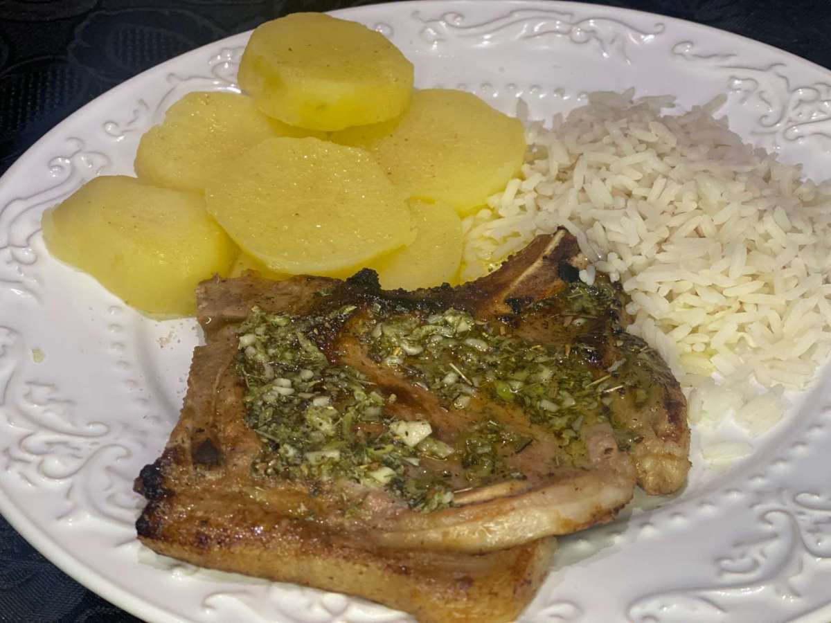 Bisteca Suína ao Molho&nbsp;Gremolata